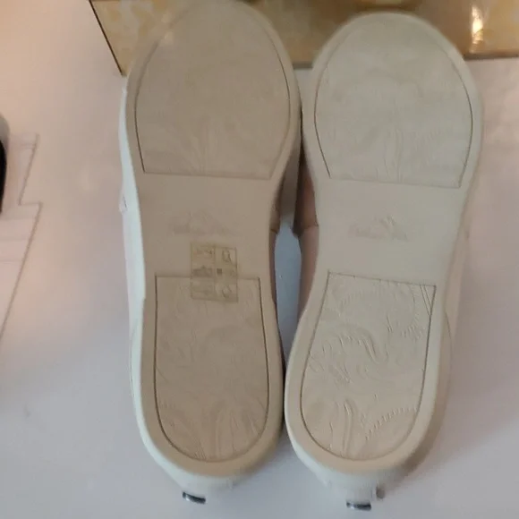 Tooled leather Patricia Nash slipons. Buff color, size 8M - Picture 4 of 5